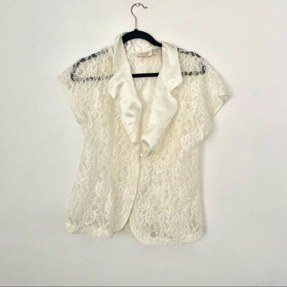 Vintage 1970s Victoria Secret Gold Label Cap Sleeve Ivory Lace Button down - Picture 3 of 13